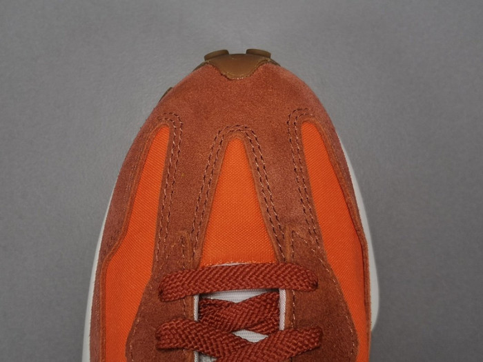 New Balance 327 