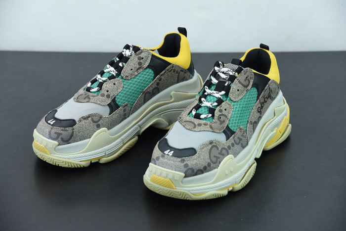 BALCIA TRIPLE S SNEAKER