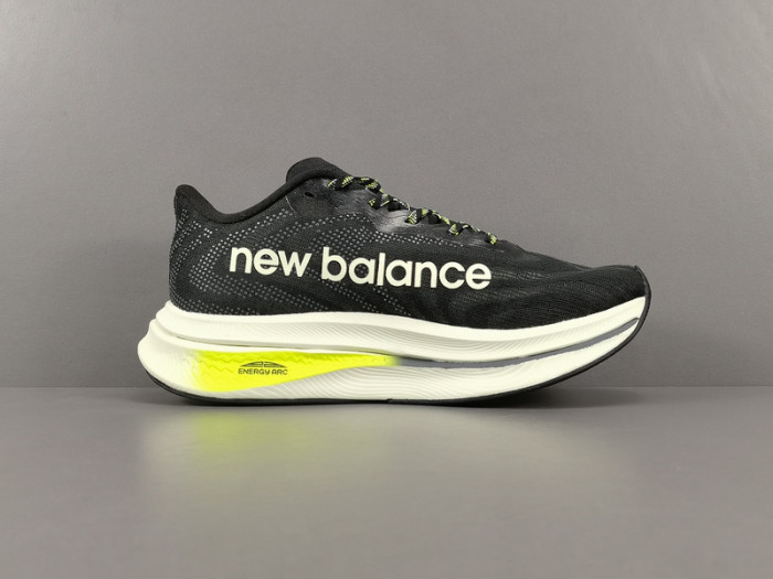 new balance fuelcell S*percomp trainer v2 black mrcxbk3
