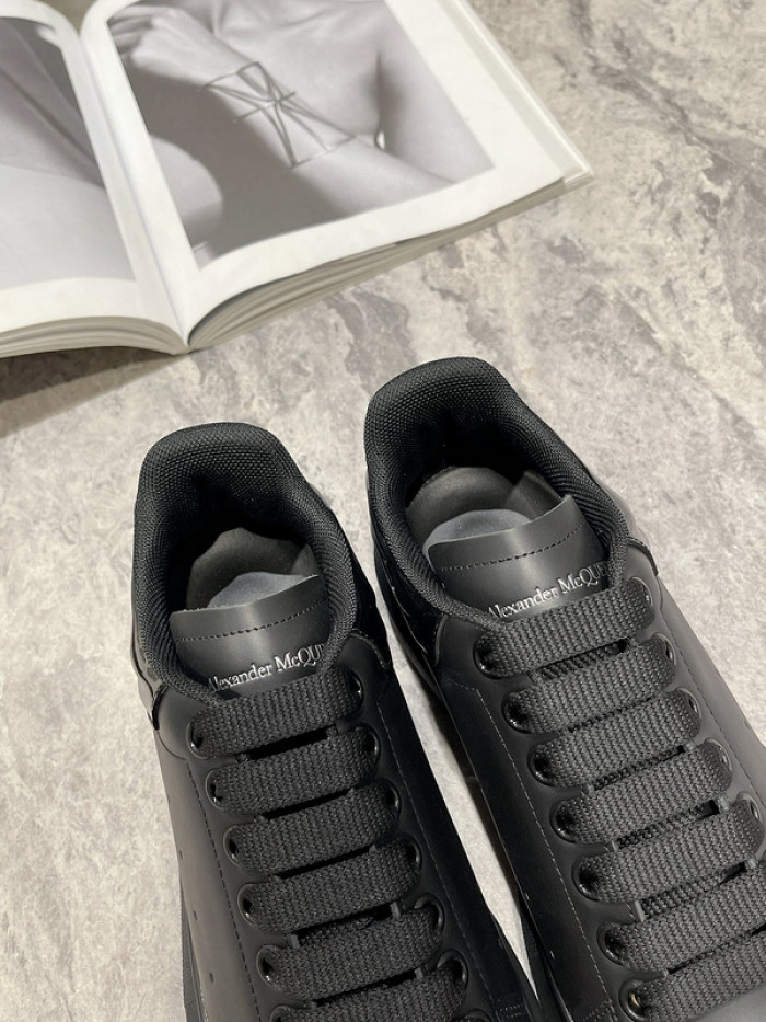 ALEXMQ Sneakers