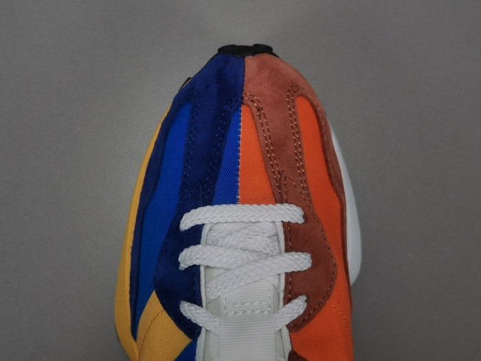 New Balance 327 