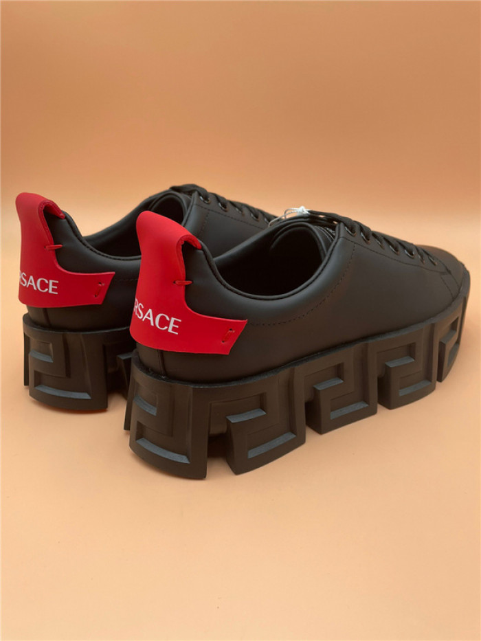 VRCE Sneaker