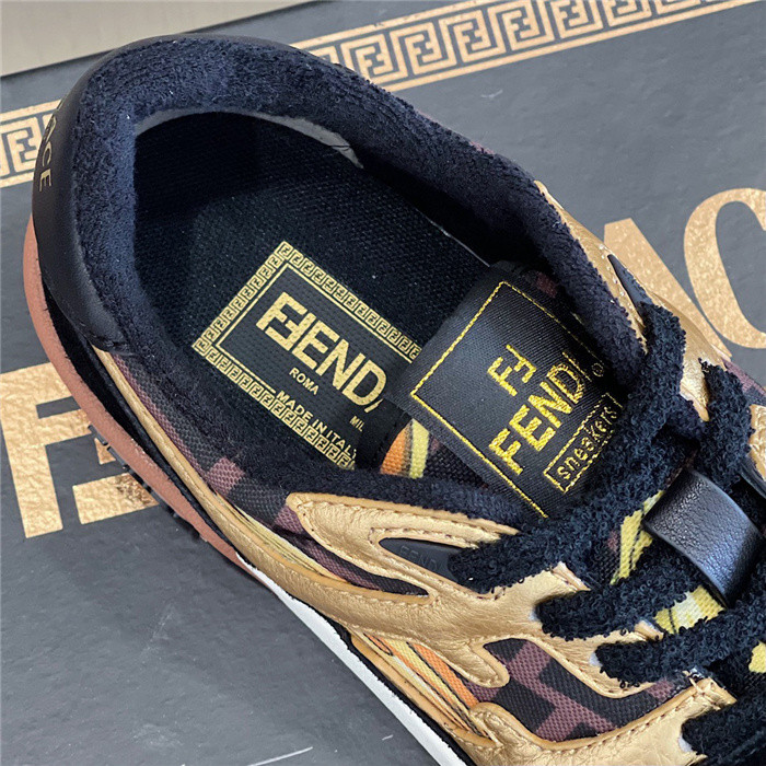 VRCE Sneaker