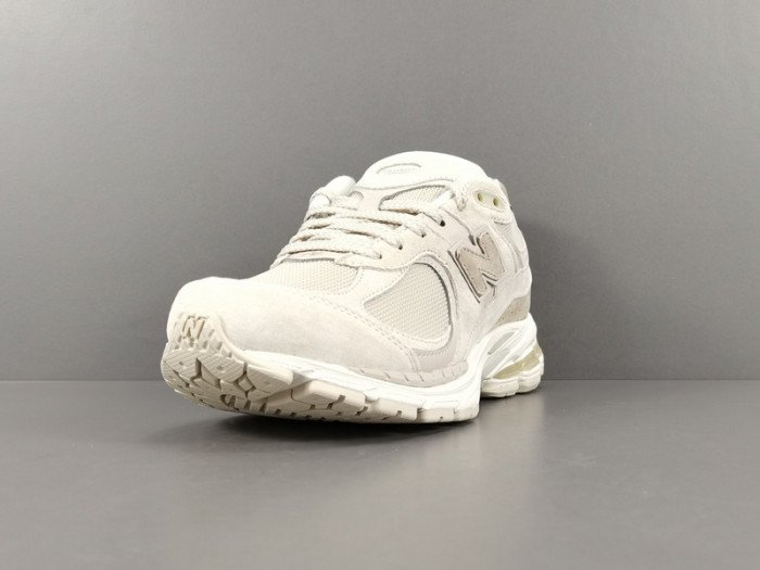 New Balance 2002R 