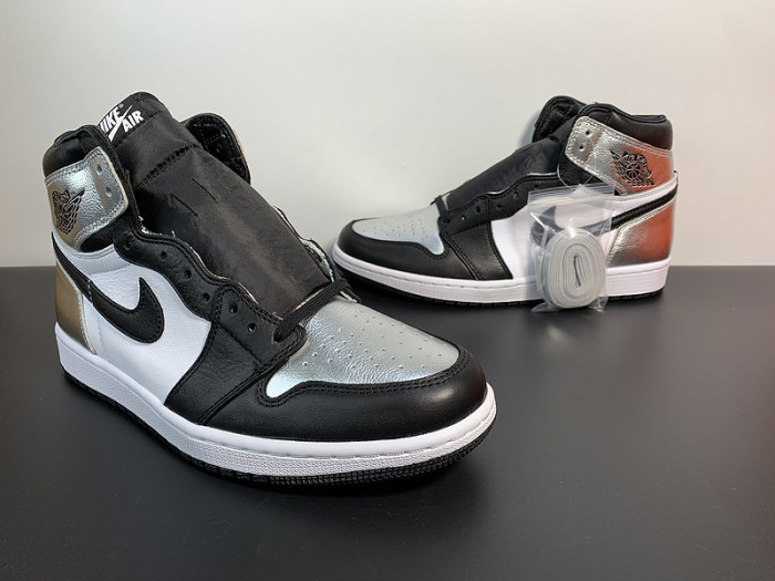 Air Jordan 1 Retro High OG Silver Toe CD0461-001