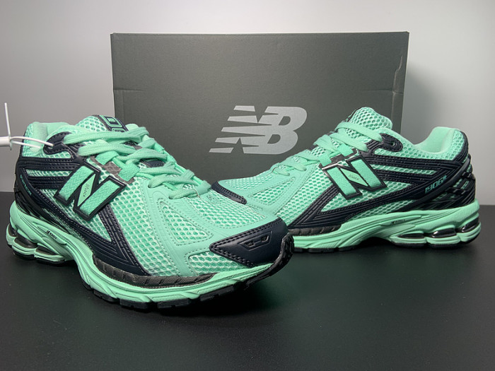 size? x New Balance 1906R "Green/Black" M1906RSB