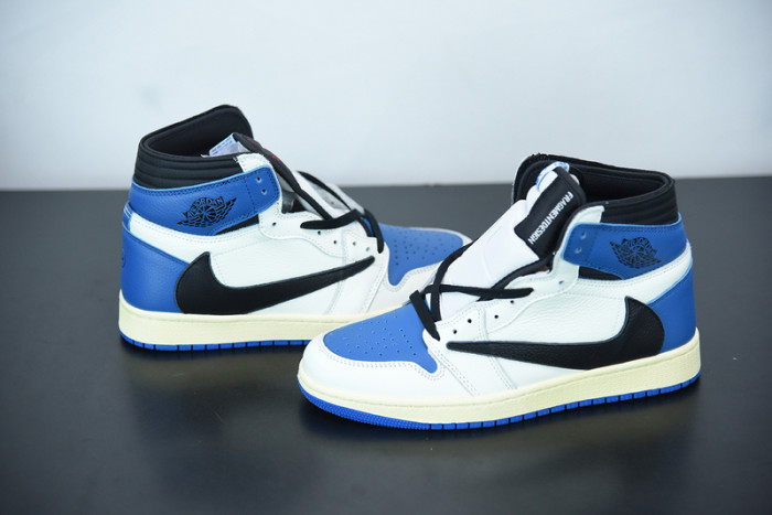Travis Scott x Air Jordan 1 DH3227-105