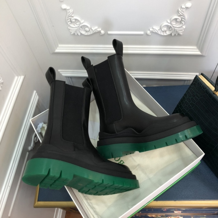 Bo*te*ga ve*ne*ta chelsea tire leather high boot