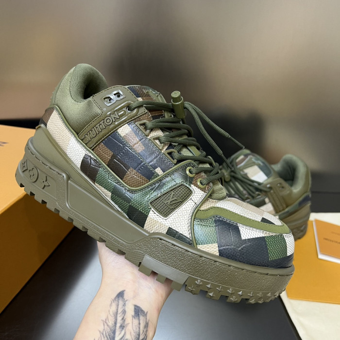 LUSV SNEAKERS