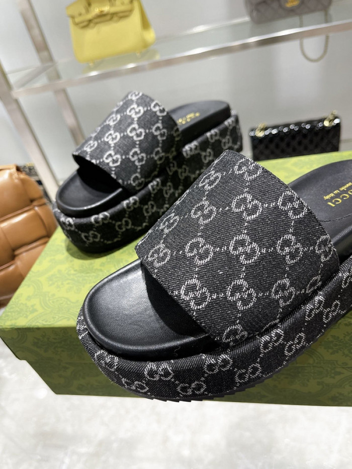 GCI GG Slide Sandal