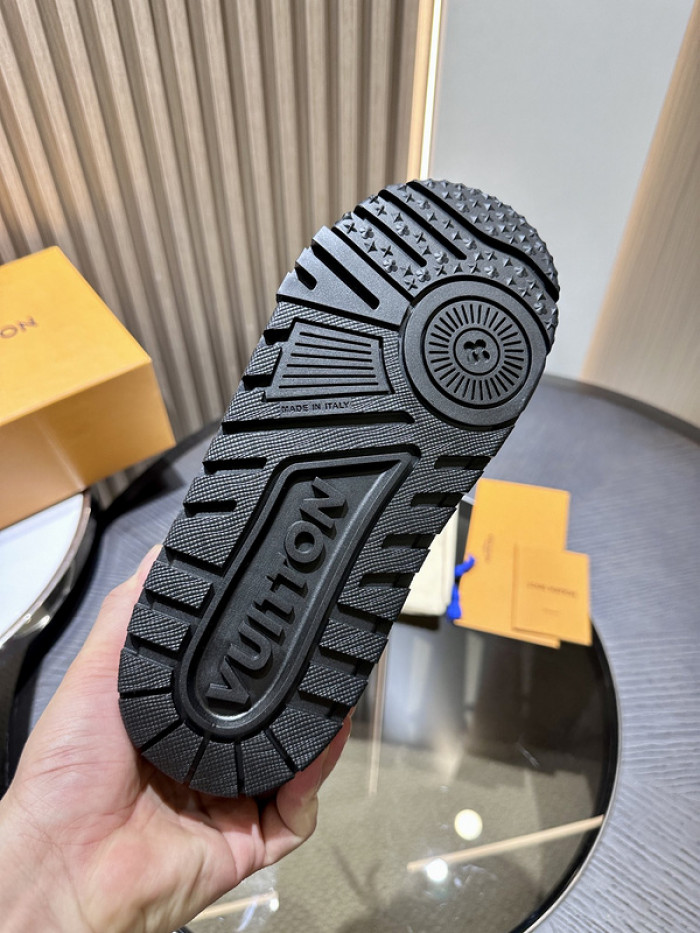 LUSV SNEAKERS
