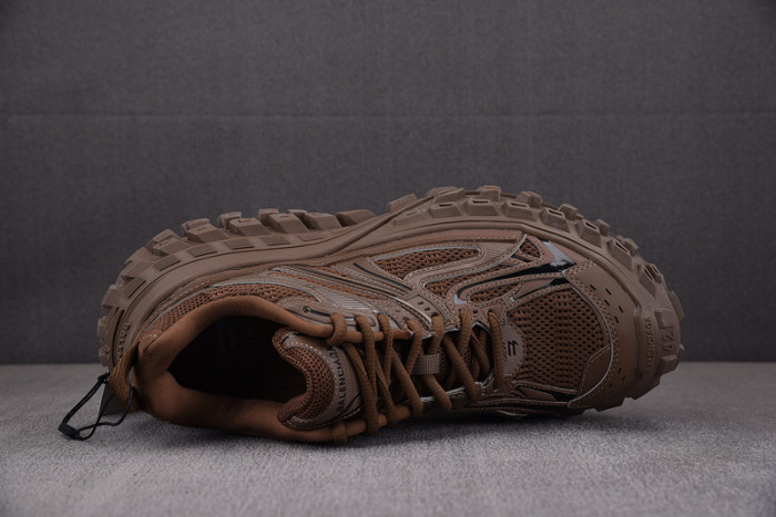 BALCIA DEFENDER SNEAKER