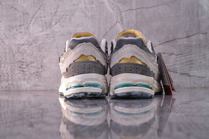 New Balance 2002R 