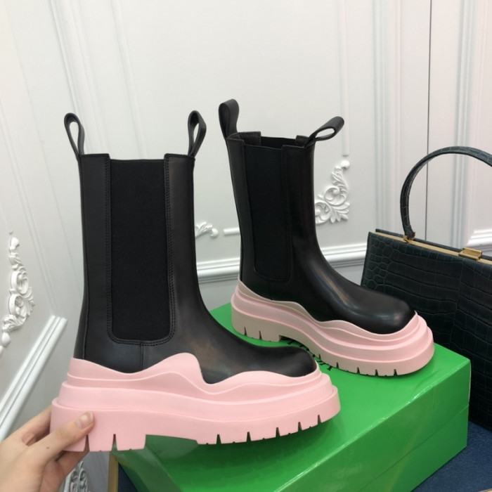 Bo*te*ga ve*ne*ta chelsea tire leather high boot