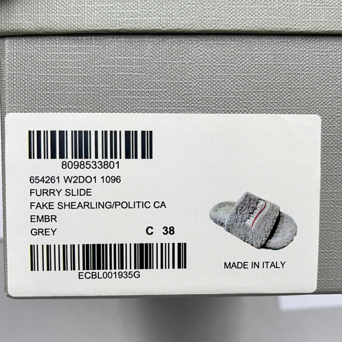 BALCIA FURRY SLIDES