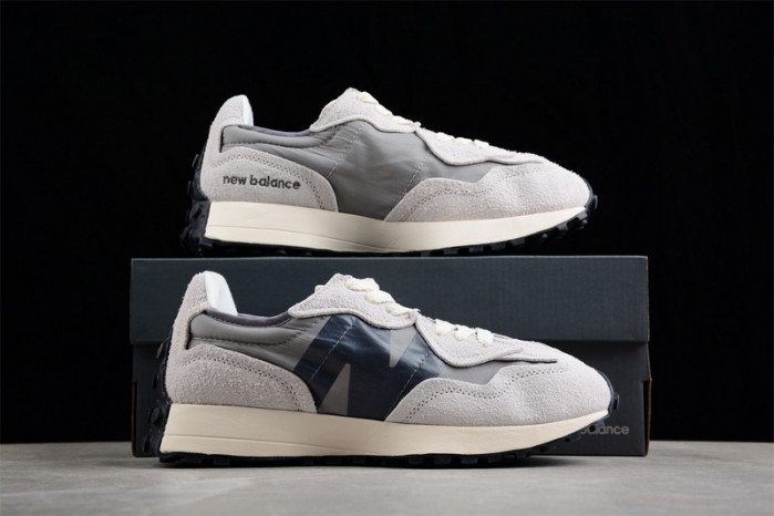 New Balance 327 
