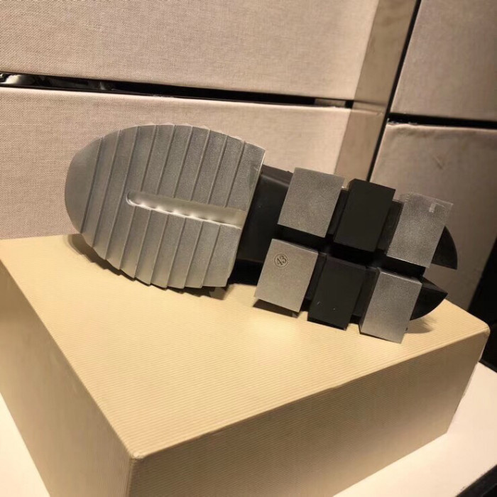 DG SNEAKER