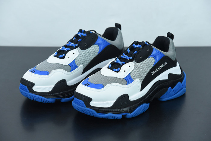 BALCIA TRIPLE S SNEAKER