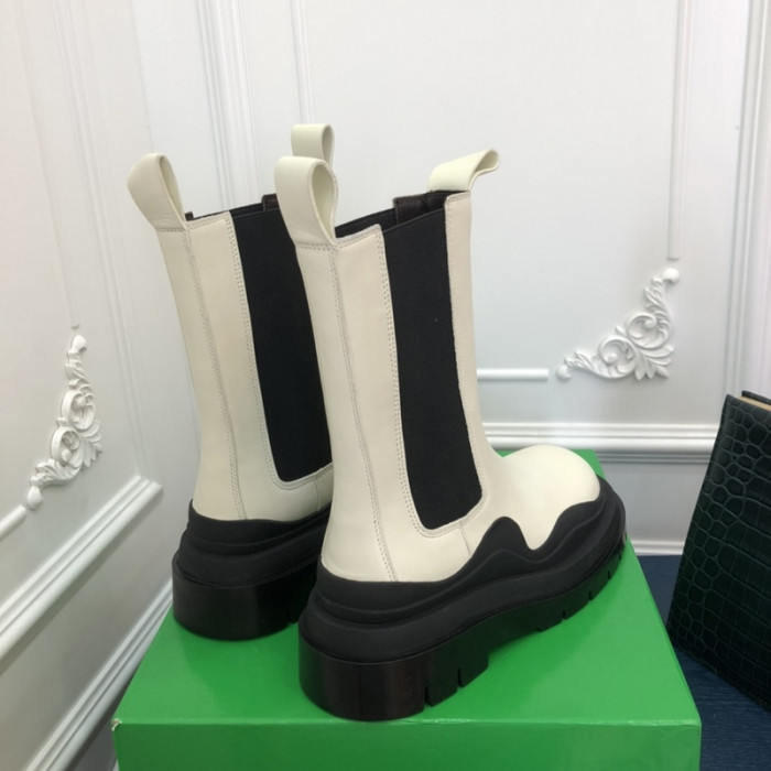 Bo*te*ga ve*ne*ta chelsea tire leather high boot