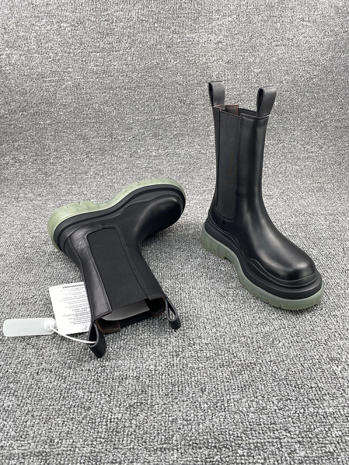 Bo*te*ga ve*ne*ta chelsea tire leather high boot