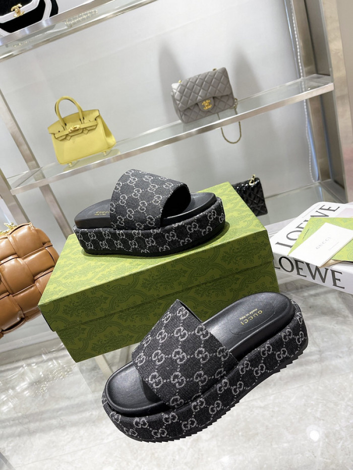 GCI GG Slide Sandal