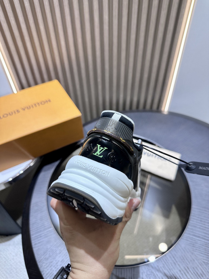 LUSV SNEAKERS