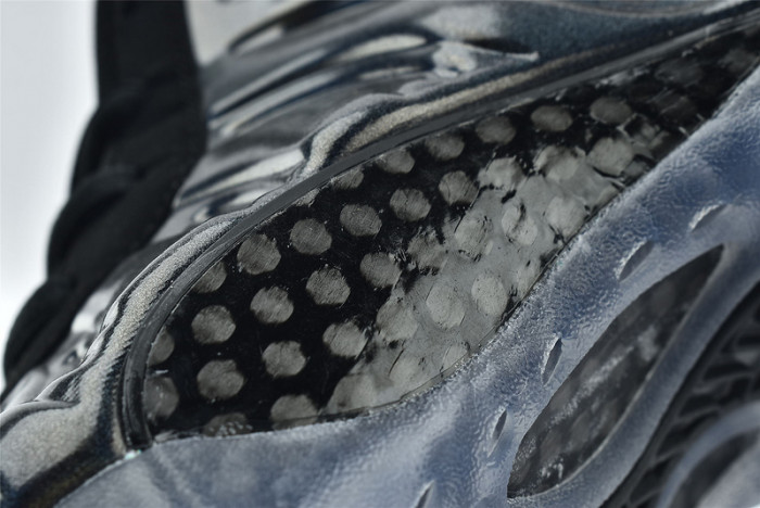 Nike Air Foamposite One Reflective Chrome Hologram Silver 314996-900