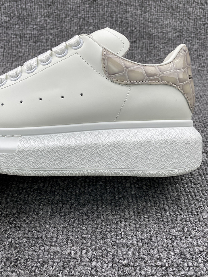 ALEXMQ Sneakers