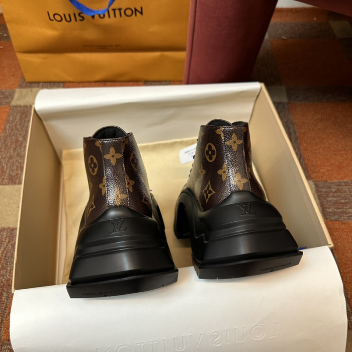 LUSV SNEAKERS