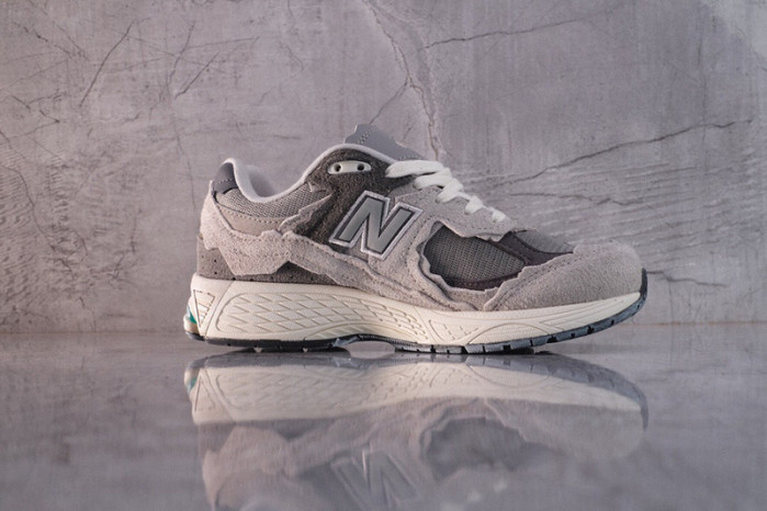 New Balance 2002R 