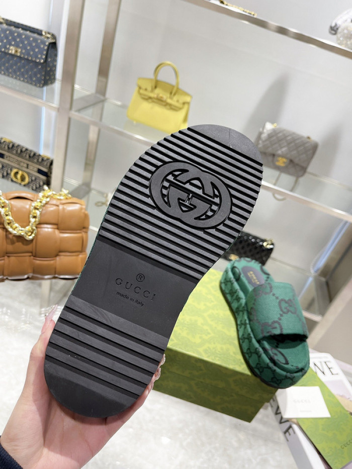 GCI GG Slide Sandal