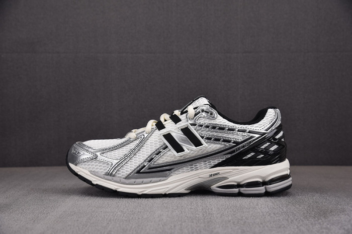 New Balance 1906R Silver Metallic Black M1906RER