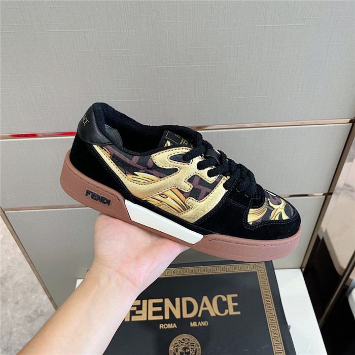 VRCE Sneaker