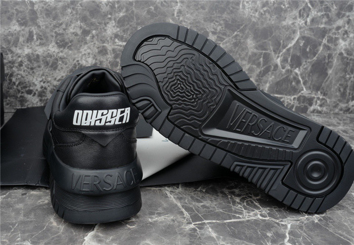 VRCE Sneaker