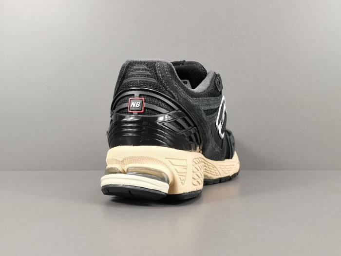 New Balance 1906R 