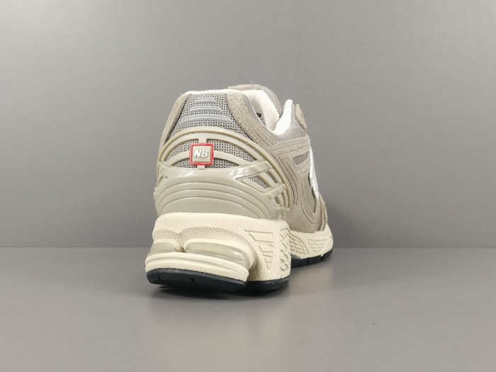 New Balance 1906R 