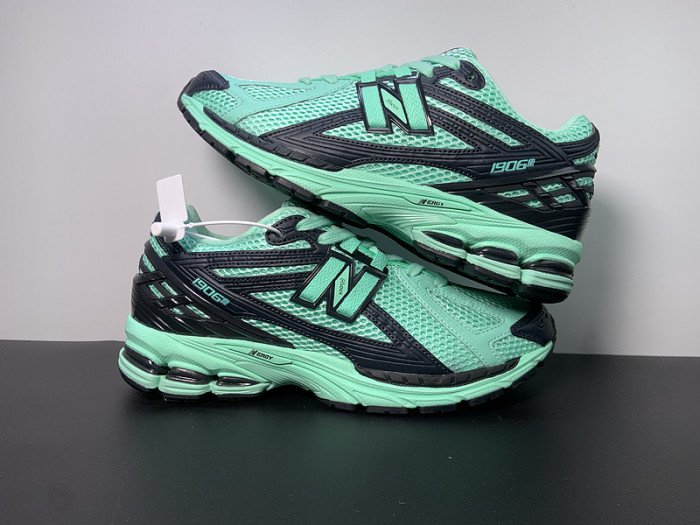 size? x New Balance 1906R "Green/Black" M1906RSB
