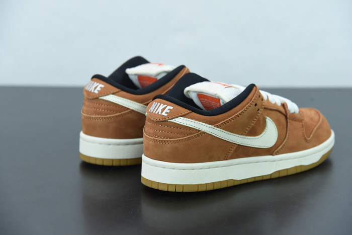 Nike Dunk Low " Wheat " DH1319-200