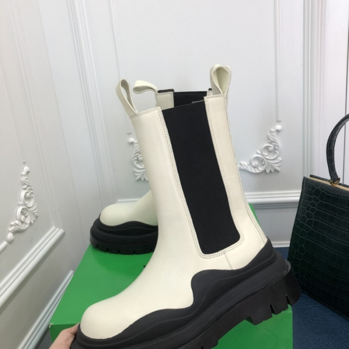 Bo*te*ga ve*ne*ta chelsea tire leather high boot