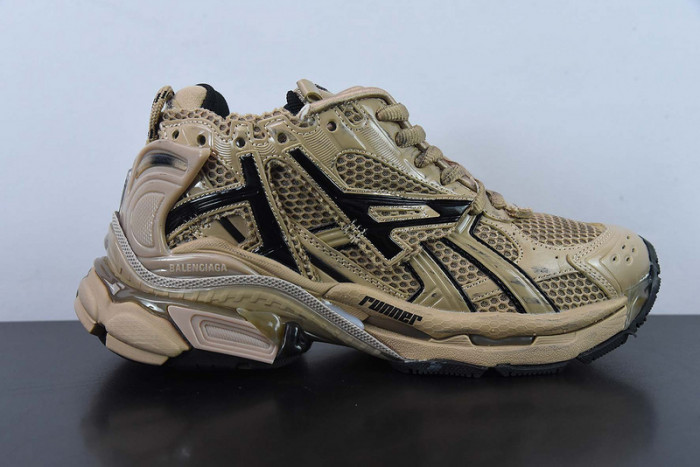 BALCIA RUNNER SNEAKER