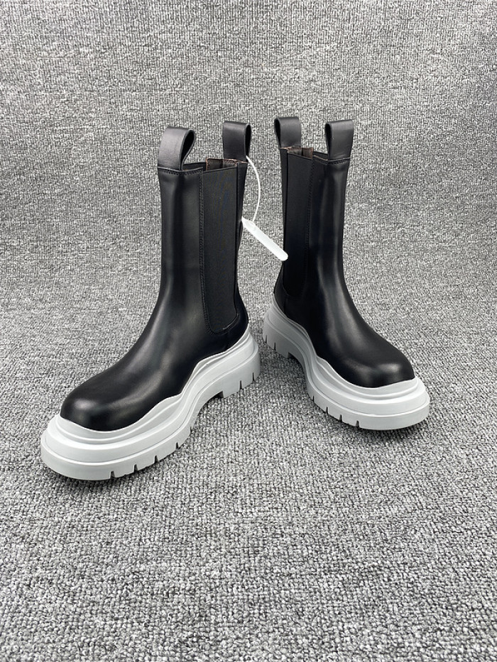 Bo*te*ga ve*ne*ta chelsea tire leather high boot
