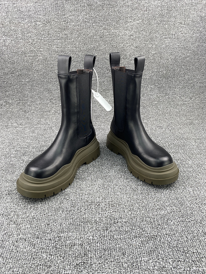 Bo*te*ga ve*ne*ta chelsea tire leather high boot