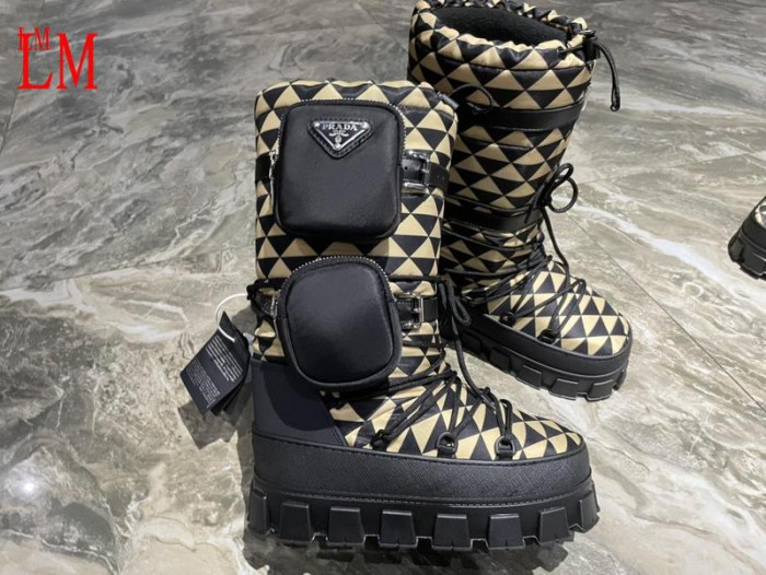 Pra*a boots