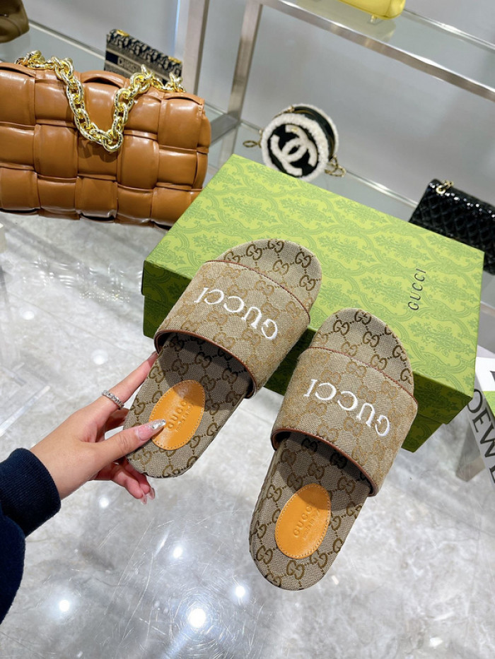 GCI GG Slide Sandal