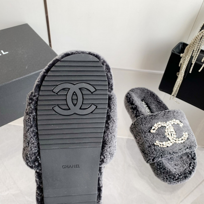 CN Slide Sandal