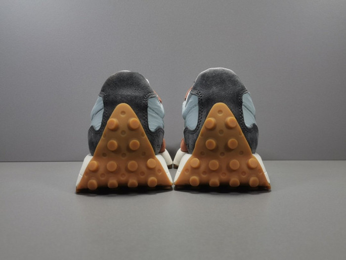 New Balance 327 