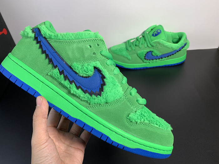 Nike SB Dunk Low Grateful Dead Bears Green CJ5378-300