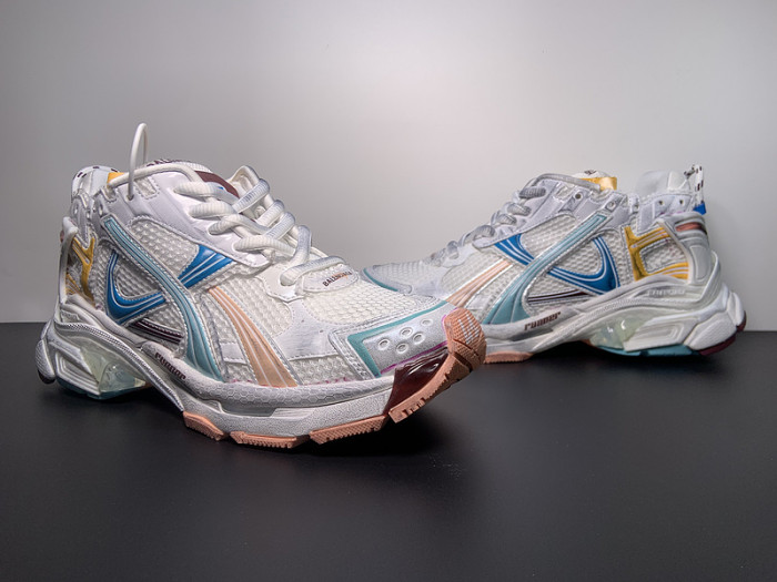 BALCIA RUNNER SNEAKER