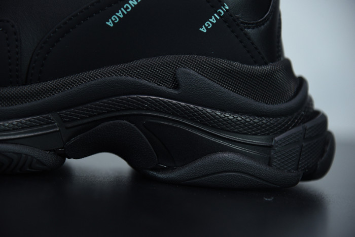 BALCIA Triple S Sneaker