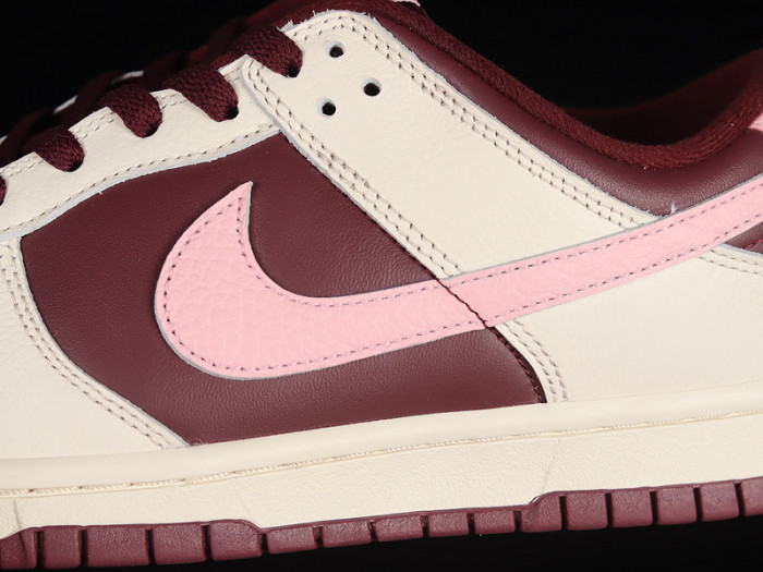 Nike Dunk Low "Valentine